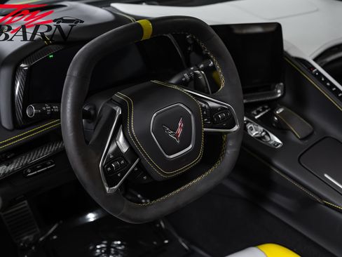 Used 2021 Chevrolet Corvette Stingray Premium Conv w/ Z51 Performance Package RWD image 35