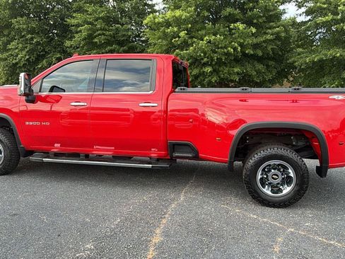 Used 2021 Chevrolet Silverado 3500 LTZ w/ LTZ Plus Package AWD/4WD image 12