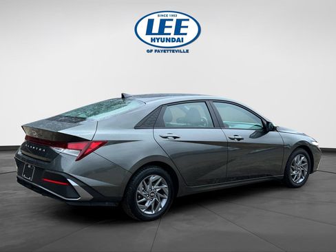 Certified 2024 Hyundai Elantra SEL image 7