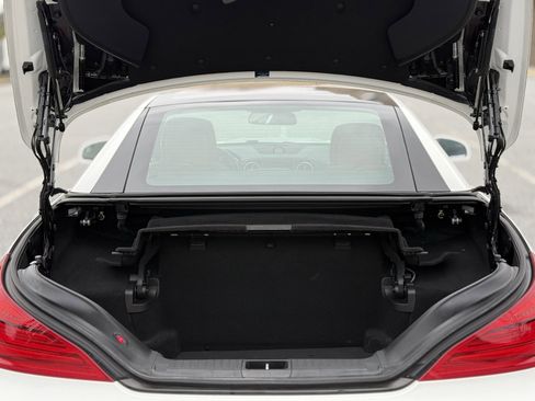 Used 2017 Mercedes-Benz SL 550 image 41