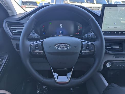 New 2026 Ford Escape SE FWD image 27