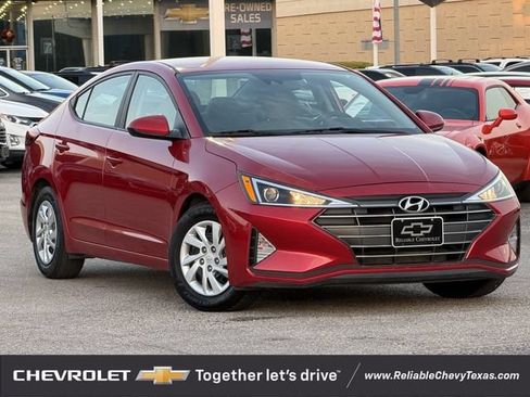 Used 2020 Hyundai Elantra SE FWD image 2