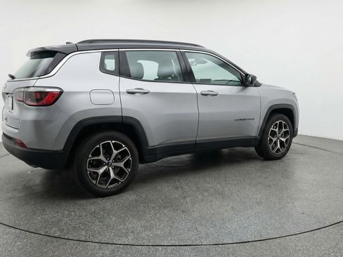Used 2025 Jeep Compass Limited AWD/4WD image 9