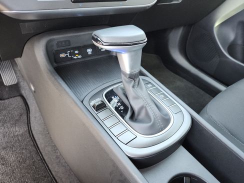 Certified 2025 Hyundai Kona SEL FWD image 15