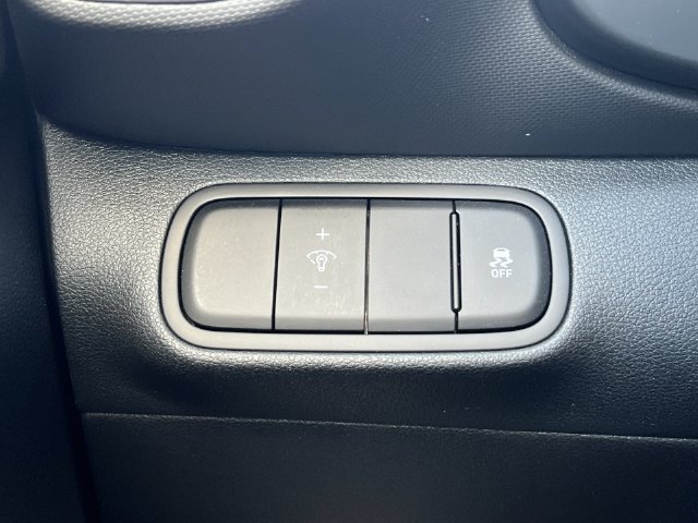 Used 2026 Hyundai Venue SEL FWD image 21