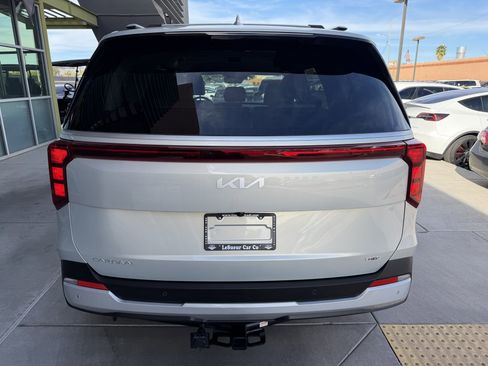 Used 2025 Kia Carnival EX image 13