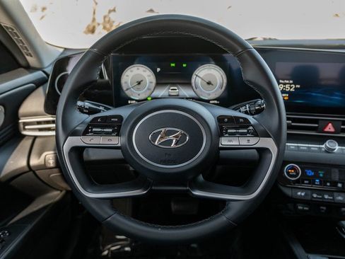 Used 2023 Hyundai Elantra Limited image 22