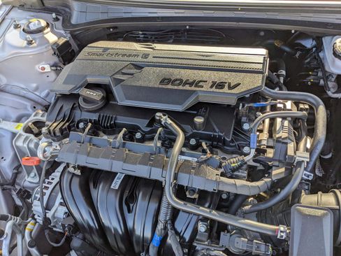 Used 2023 Hyundai Elantra Limited image 31