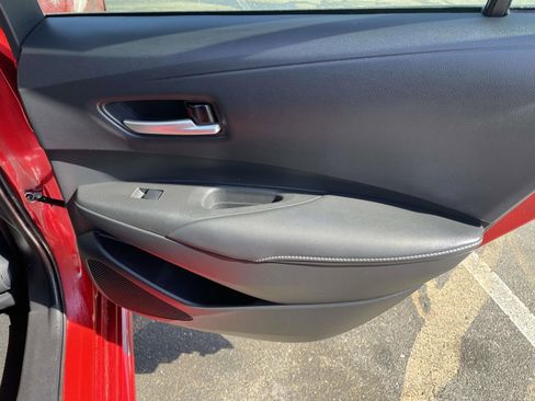 Used 2021 Toyota Corolla XLE image 38