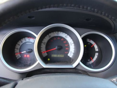 Used 2013 Toyota Tacoma 4x4 Access Cab image 15