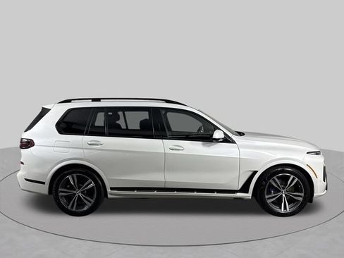 Used 2026 BMW X7 xDrive40i w/ M Sport Package AWD/4WD image 38