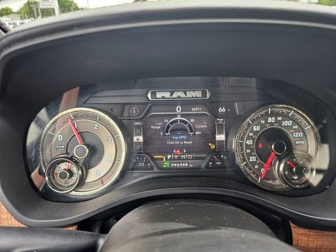 Used 2022 RAM 1500 Limited image 11
