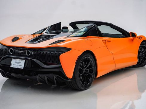 Used 2026 McLaren Artura Spider RWD image 14
