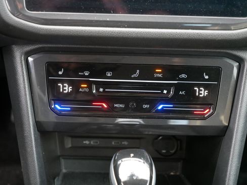 Used 2024 Volkswagen Tiguan SE image 23