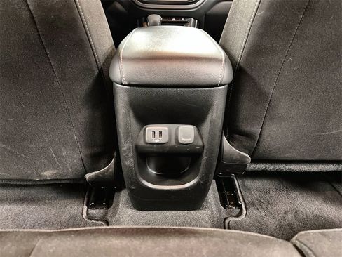 Used 2022 Chevrolet Colorado LT w/ LT Convenience Package image 20