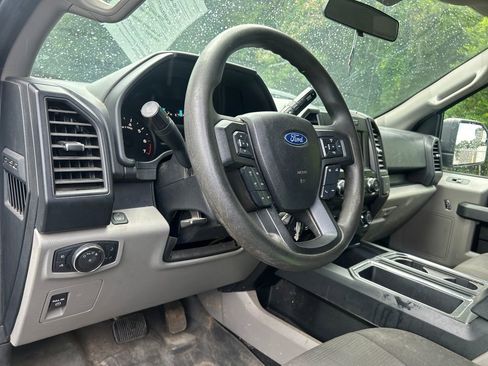 Used 2019 Ford F150 XL w/ Equipment Group 101A Mid AWD/4WD image 10