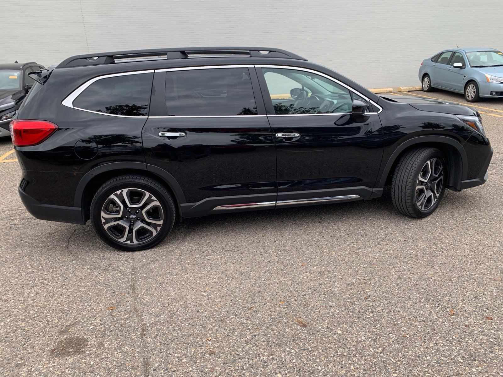 Used 2024 Subaru Ascent Touring AWD/4WD image 4
