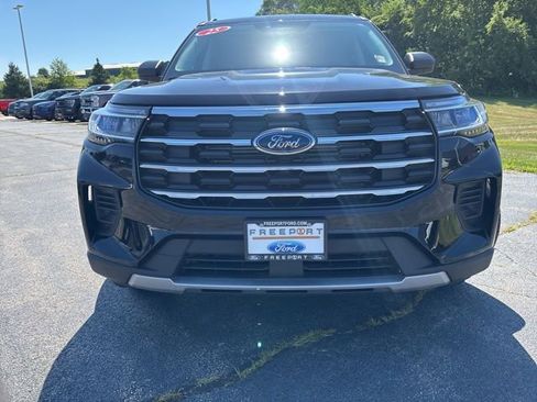 Certified 2025 Ford Explorer Active image 2