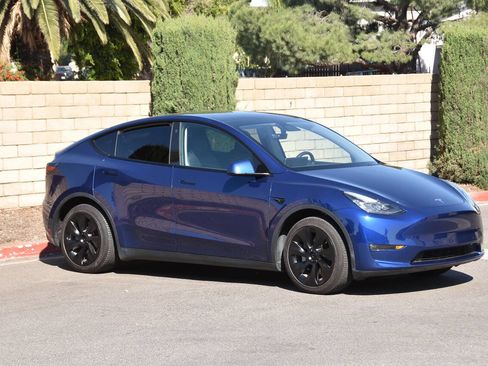 Used 2021 Tesla Model Y Long Range AWD/4WD image 12