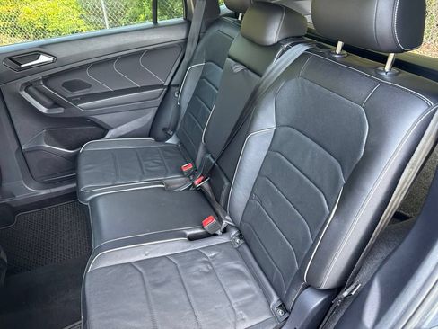 Used 2022 Volkswagen Tiguan SEL R-Line AWD/4WD image 16
