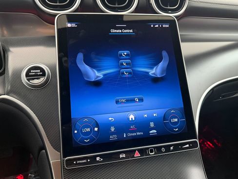 Used 2024 Mercedes-Benz GLC 300 4MATIC image 35