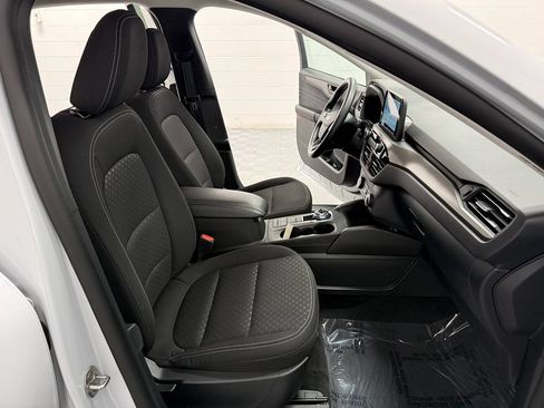 Used 2025 Ford Escape Active AWD/4WD image 14