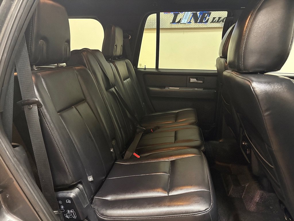 Used 2016 Ford Expedition XL RWD image 18