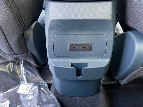 New 2025 Ford Maverick XL image 18