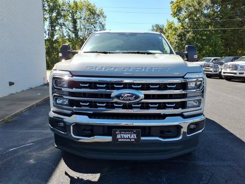 Used 2025 Ford F250 Lariat AWD/4WD image 2