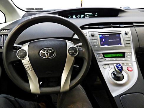 Used 2015 Toyota Prius Two FWD image 17
