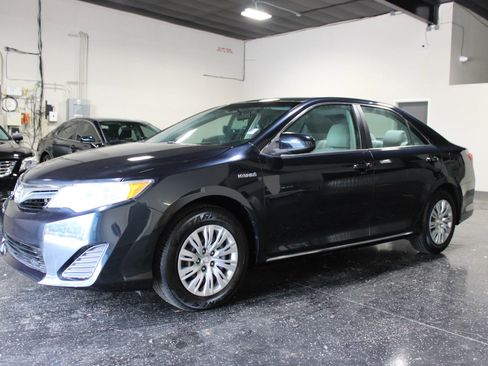 Used 2012 Toyota Camry LE FWD image 6