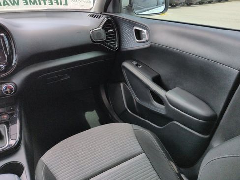 Used 2022 Kia Soul S FWD image 18