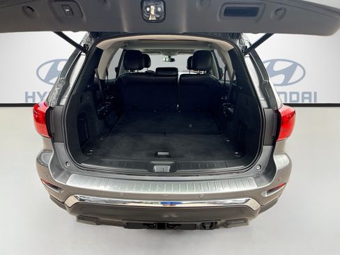 Used 2020 Nissan Pathfinder Platinum FWD image 25