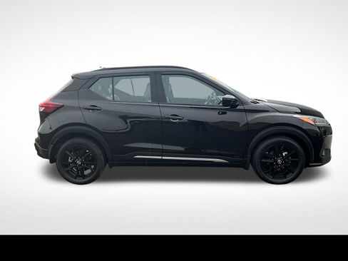 Used 2023 Nissan Kicks SR w/ SR Premium Package FWD image 20
