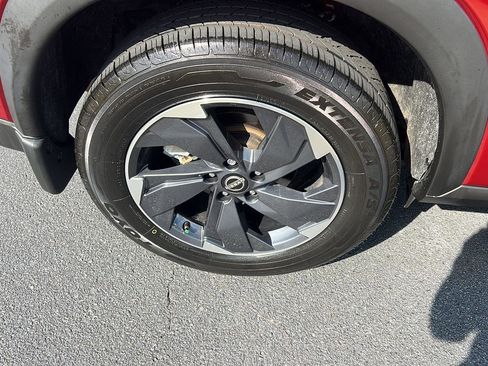 Used 2024 Nissan Rogue SV w/ SV Premium Package image 40