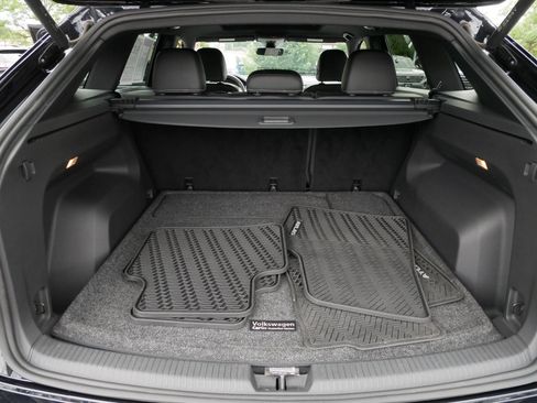Certified 2023 Volkswagen Atlas Cross Sport SEL AWD/4WD image 18