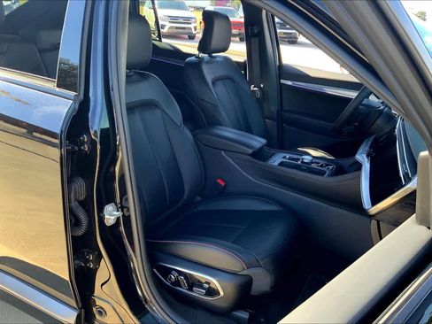 Used 2024 Jeep Wagoneer Launch Edition image 16