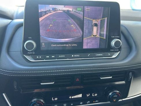 Used 2021 Nissan Rogue SV FWD image 12