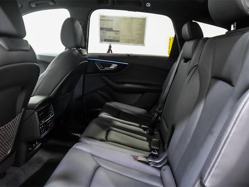 Used 2025 Audi Q7 2.0T Premium Plus w/ Premium Plus Package image 19