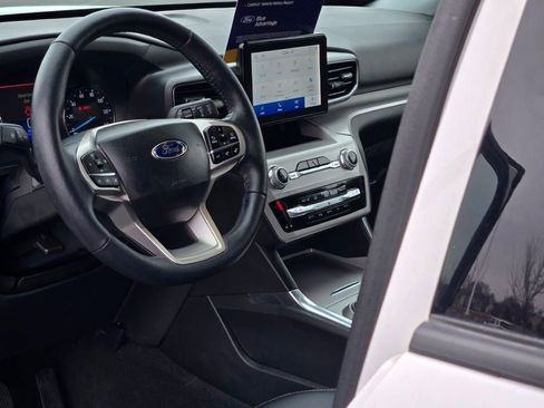 Certified 2023 Ford Explorer XLT w/ Equipment Group 202A image 27