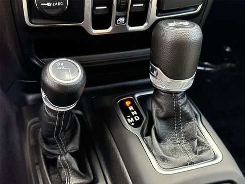 Used 2025 Jeep Wrangler Unlimited Sport AWD/4WD image 14