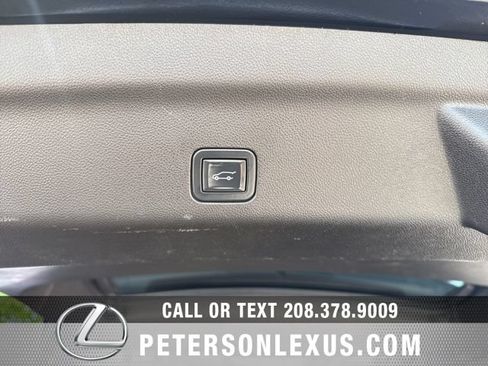 Used 2021 GMC Yukon XL Denali w/ Denali Premium Package AWD/4WD image 26