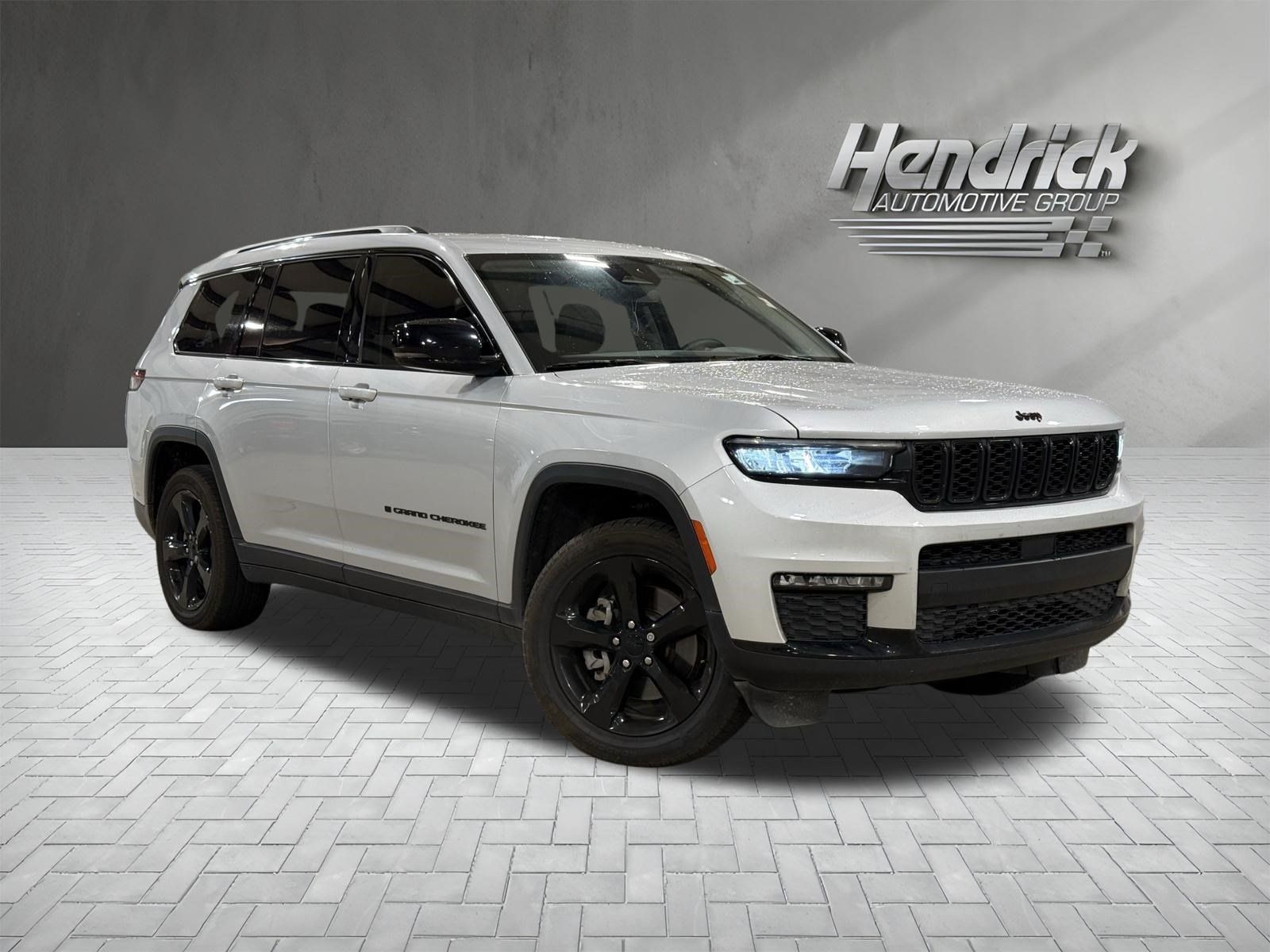 Used 2023 Jeep Grand Cherokee L Limited w/ Black Appearance Package RWD image 2