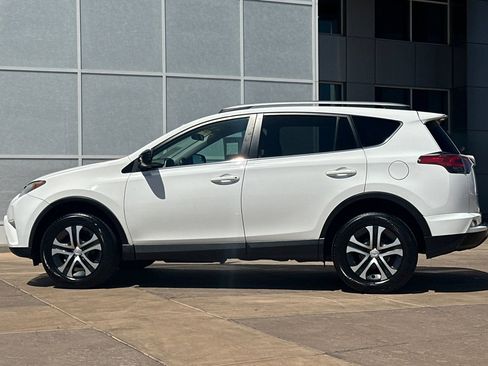Used 2018 Toyota RAV4 LE w/ All Weather Liner Package FWD image 7