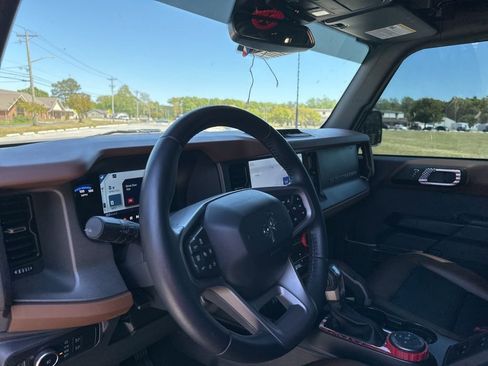 Used 2024 Ford Bronco Outer Banks AWD/4WD image 9