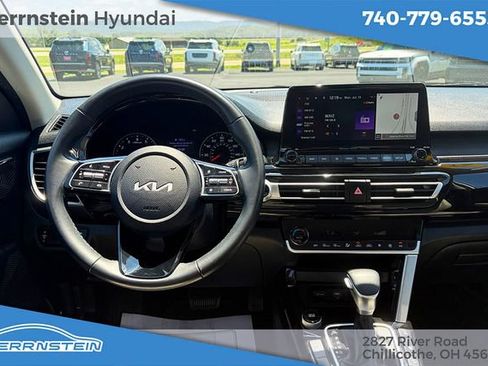 Used 2023 Kia Seltos EX AWD/4WD image 6