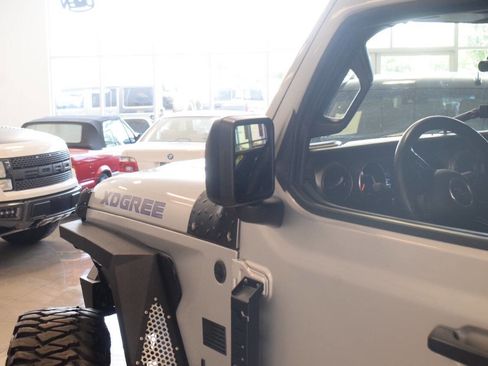 Used 2022 Jeep Gladiator Sport AWD/4WD image 50