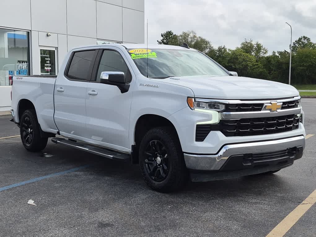 Used 2023 Chevrolet Silverado 1500 LT w/ Leather Package AWD/4WD image 3