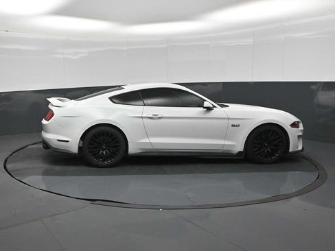 Used 2018 Ford Mustang GT Premium w/ GT Performance Package RWD image 9