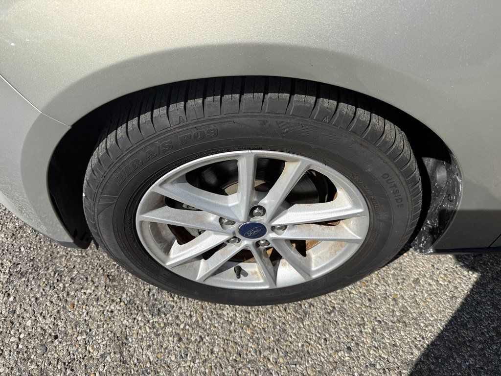 Used 2016 Ford Focus SE FWD image 10